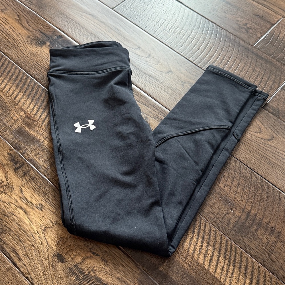 Under Armour NWT Black lightly lined‎ Leggings Medium